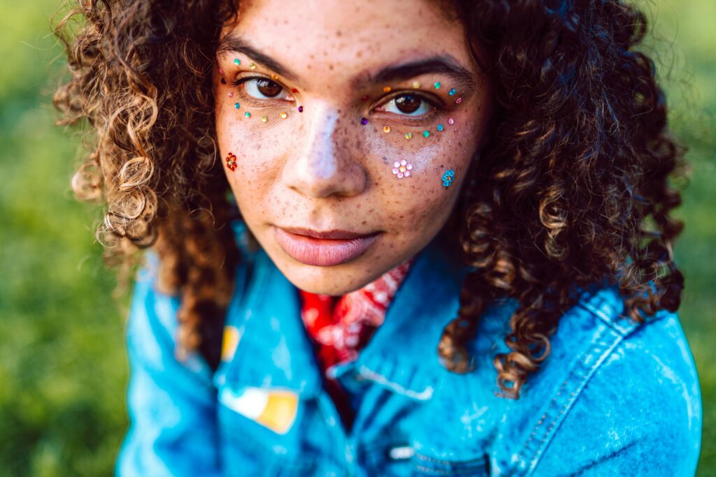 Photo by RDNE Stock project: https://www.pexels.com/photo/freckled-woman-wearing-denim-jacket-6784848/